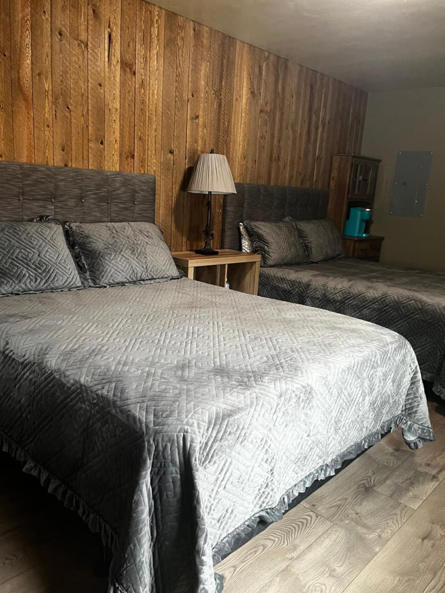 Parkway Yellowstone Guest House Room #2 Gardiner Ngoại thất bức ảnh